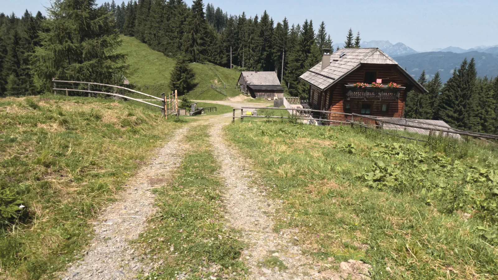 Noch einmal Wasser nachfüllen auf der Gstattmoaralm