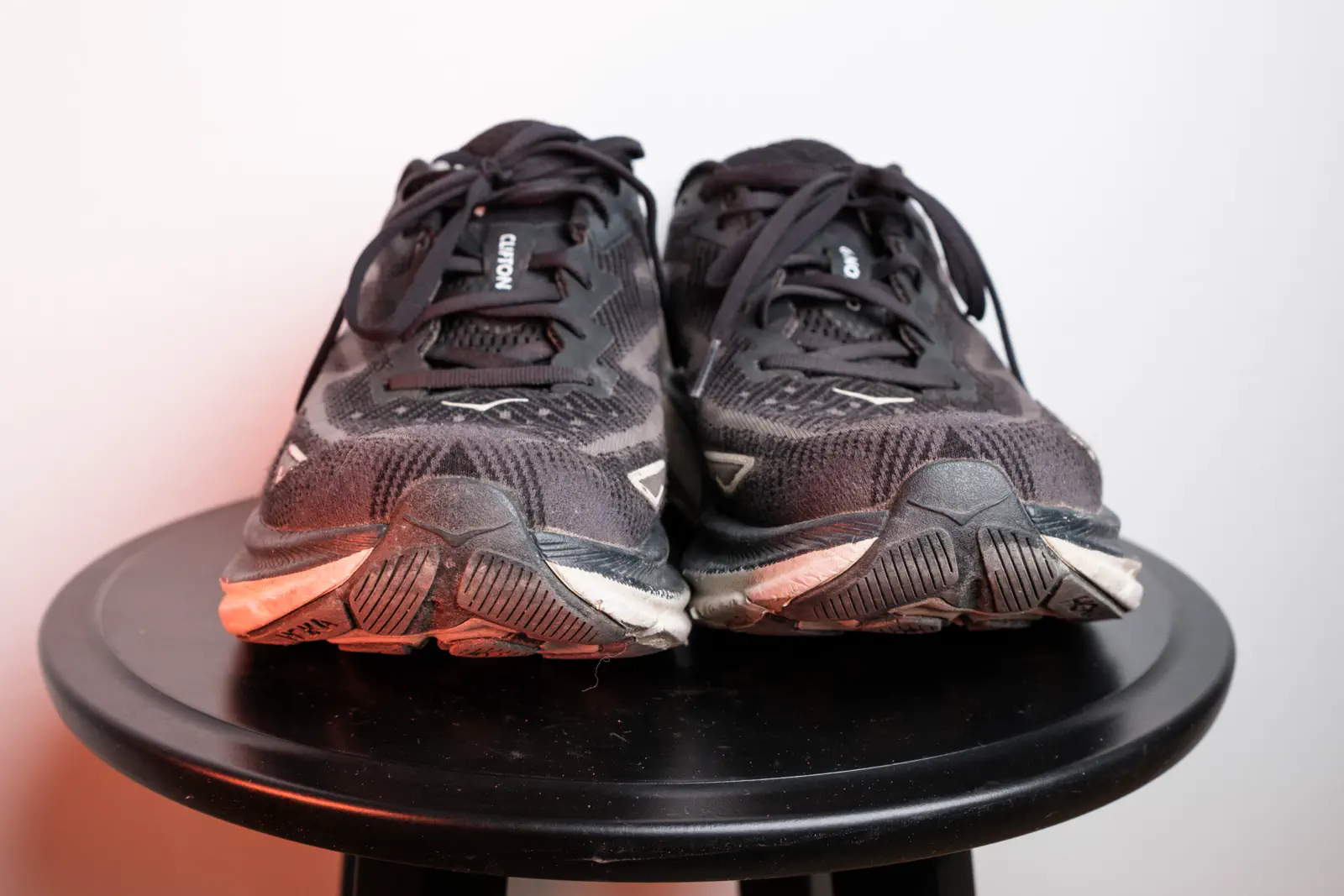 Der Hoka Clifton 9 passt und die Größe ist wie erwartet.