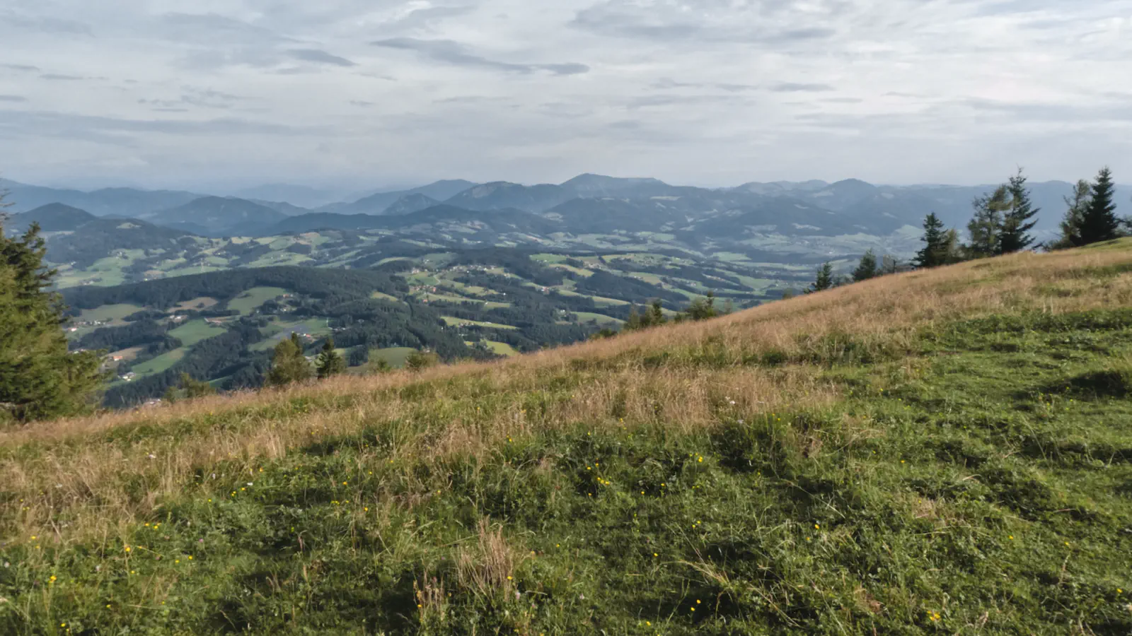 Ein wunderbarer Ausblick vom Westgipfel nach Norden.